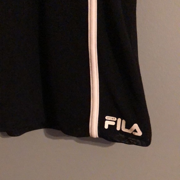 *WORN ONCE* WOMAN FILS TANK TOP WITH BUILT IN BRA! SIZE SMALL! - Picture 3 of 5